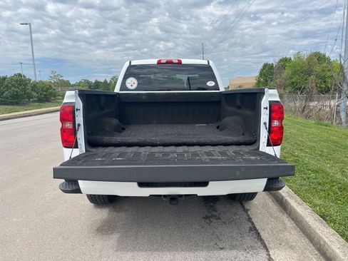 Used 2018 Chevrolet Silverado 1500 Custom w/ Custom Value Package AWD/4WD image 11