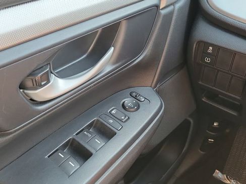 Used 2019 Honda CR-V LX image 19