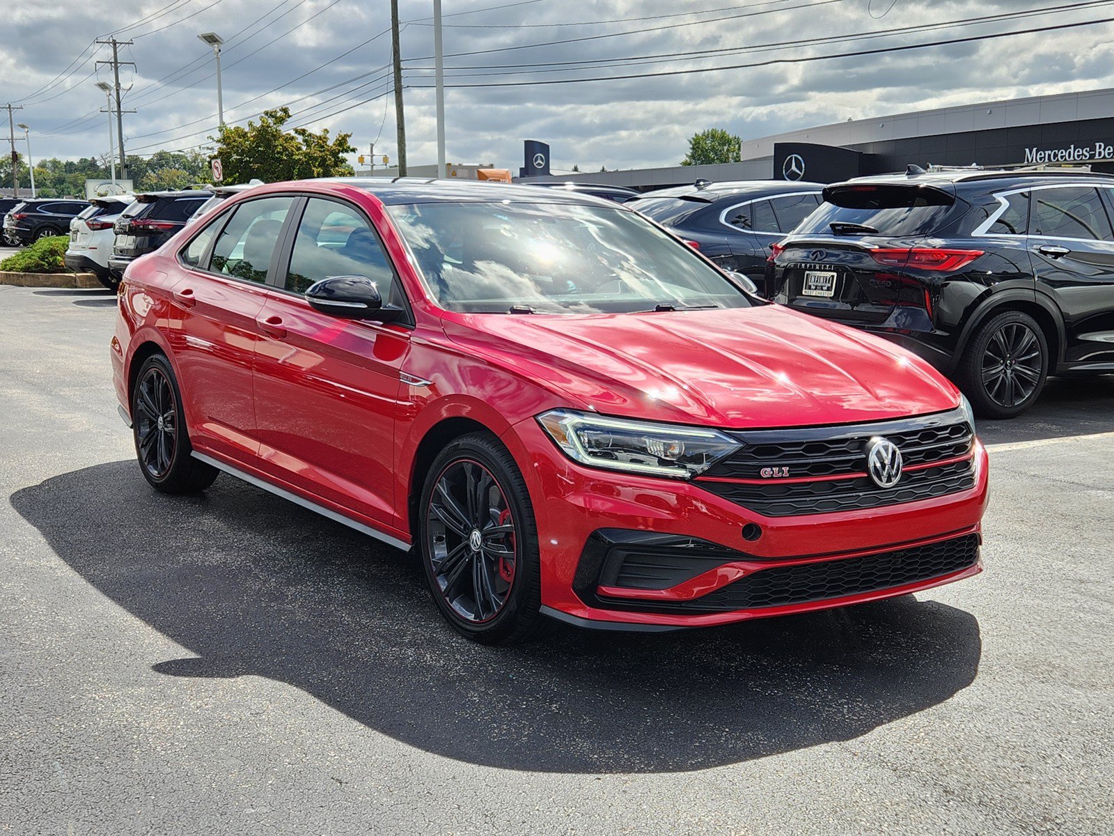 Used 2019 Volkswagen Jetta GLI FWD image 2
