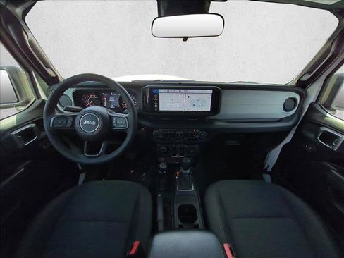 Used 2024 Jeep Wrangler Willys image 17