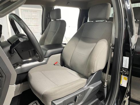 Used 2017 Ford F150 XLT w/ Equipment Group 302A Luxury image 10