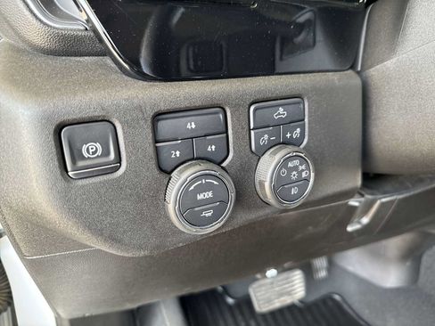 Used 2025 Chevrolet Silverado 2500 LT w/ Convenience Package AWD/4WD image 24