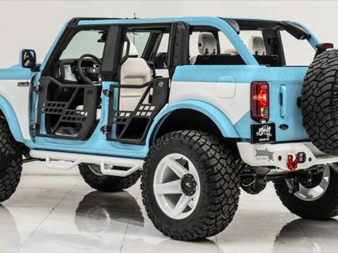 Used 2025 Ford Bronco 4-Door image 3