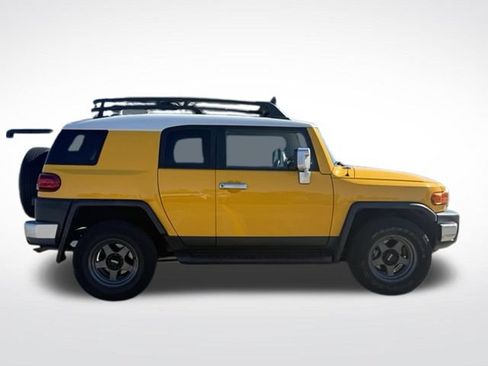 Used 2007 Toyota FJ Cruiser 4WD w/ Upgrade Pkg 2 image 9