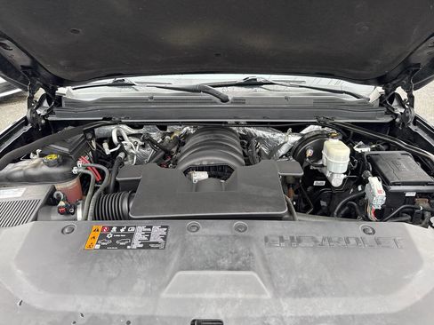 Used 2018 Chevrolet Suburban LT image 11