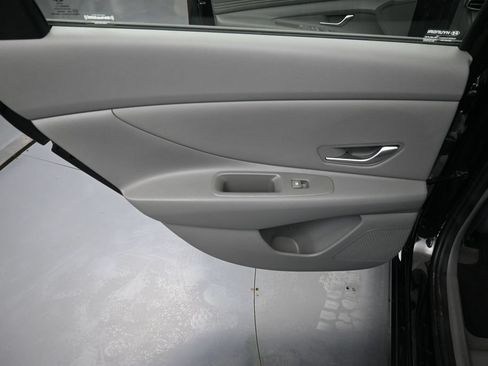 Used 2022 Hyundai Elantra SEL w/ Convenience Package FWD image 23