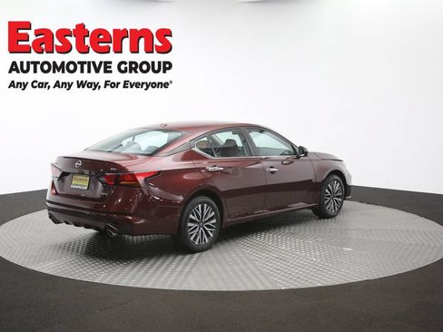 Used 2024 Nissan Altima 2.5 SV w/ SV Premium Package AWD/4WD image 42