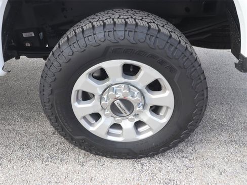 Certified 2024 Ford F250 XLT image 12