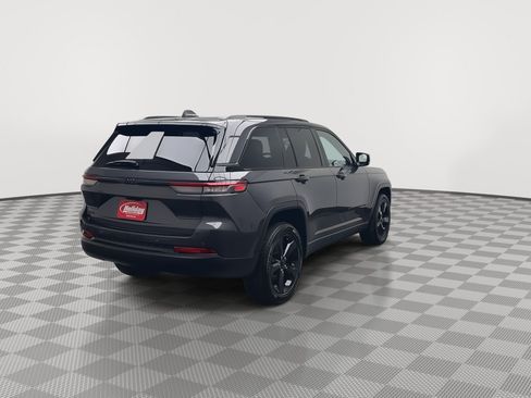 Used 2023 Jeep Grand Cherokee Altitude AWD/4WD image 37
