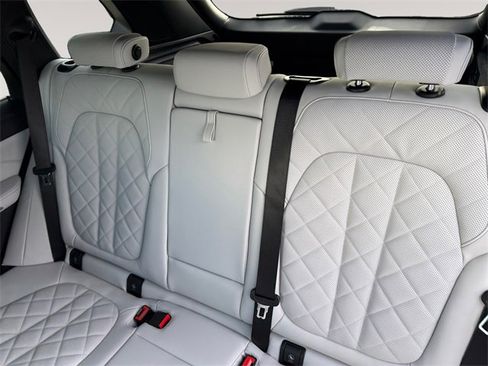 Used 2026 BMW X5 xDrive40i w/ M Sport Package image 13
