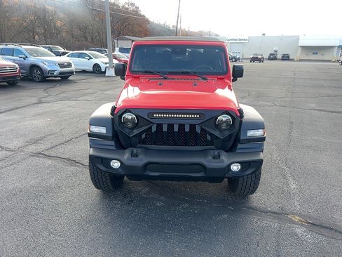 Used 2024 Jeep Wrangler Sport S image 3