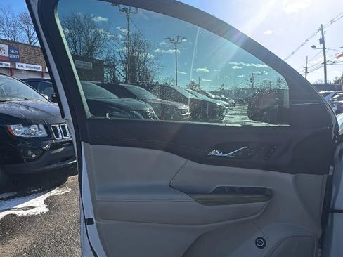 Used 2019 GMC Acadia Denali w/ Technology Package image 9