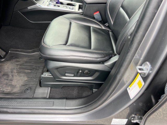 Used 2023 Ford Explorer XLT w/ Equipment Group 202A AWD/4WD image 8