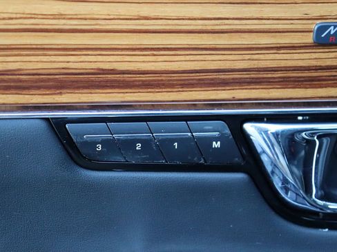 Used 2014 Jaguar XJ L Portfolio image 55