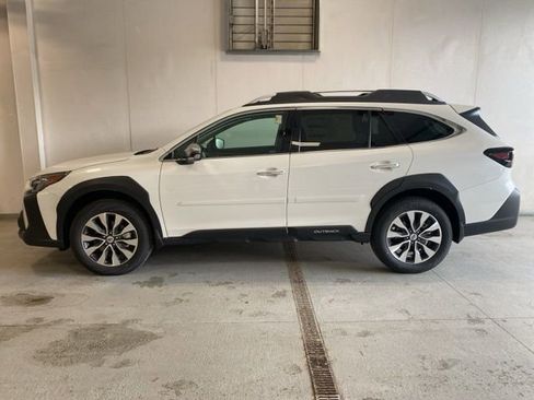 Used 2025 Subaru Outback Touring XT image 9