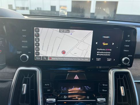 Used 2022 Kia Sorento EX w/ Panoramic Sunroof Package image 24