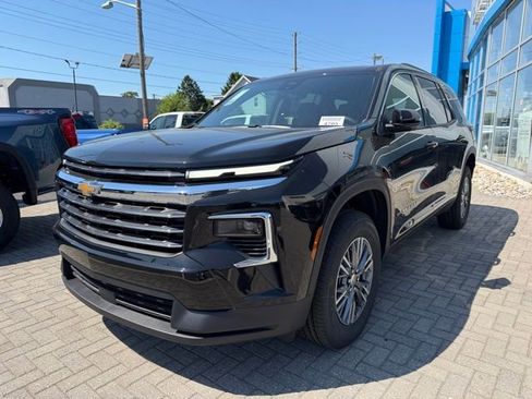 New 2026 Chevrolet Traverse LT w/ Driver Confidence Package FWD image 3