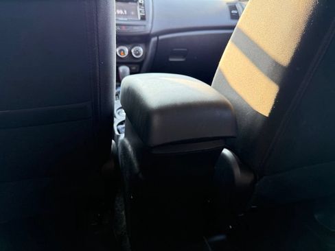 Used 2017 Mitsubishi Outlander Sport ES AWD/4WD image 26