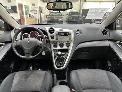 Used 2010 Pontiac Vibe w/ Sun and Wheels Package image 18