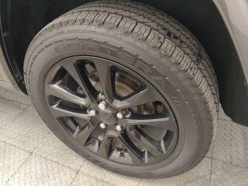 Used 2020 Jeep Grand Cherokee Altitude RWD image 31