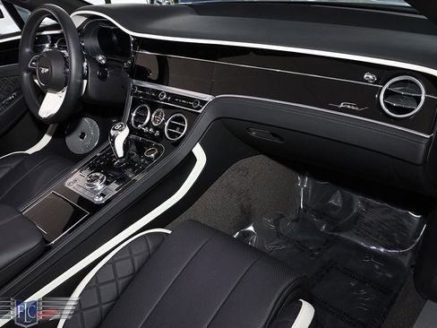 Used 2024 Bentley Continental GT Speed image 23