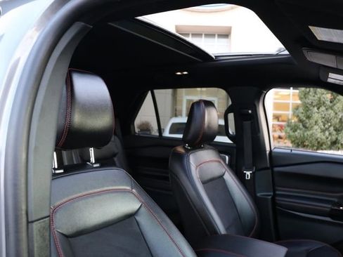 Used 2024 Ford Explorer ST-Line w/ Class IV Trailer Tow Package image 9