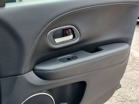 Used 2018 Honda HR-V EX-L image 18