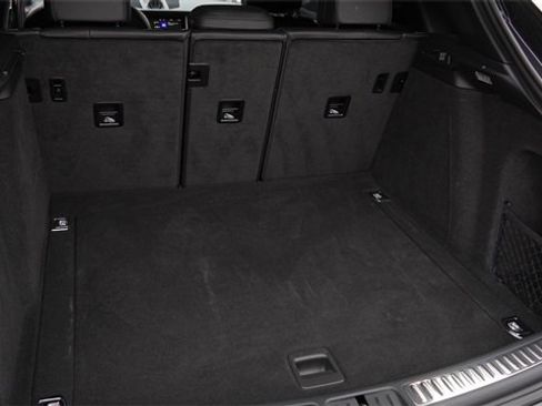 Used 2023 Porsche Macan image 13