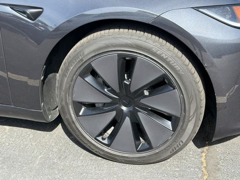 Used 2024 Tesla Model 3 Standard Range RWD image 11