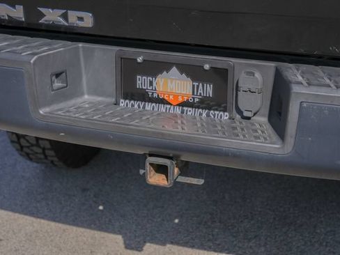 Used 2017 Nissan Titan S RWD image 9