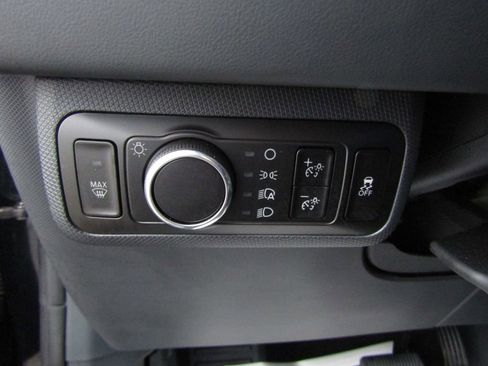 Used 2025 Ford Mustang Mach-E Premium image 17