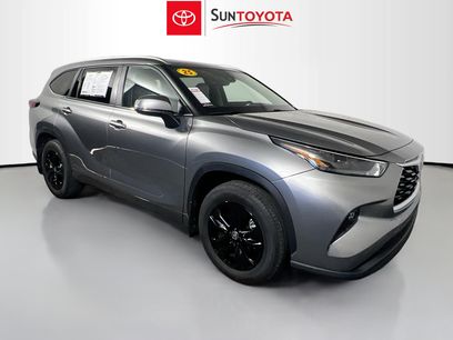 Used 2025 Toyota Highlander XLE