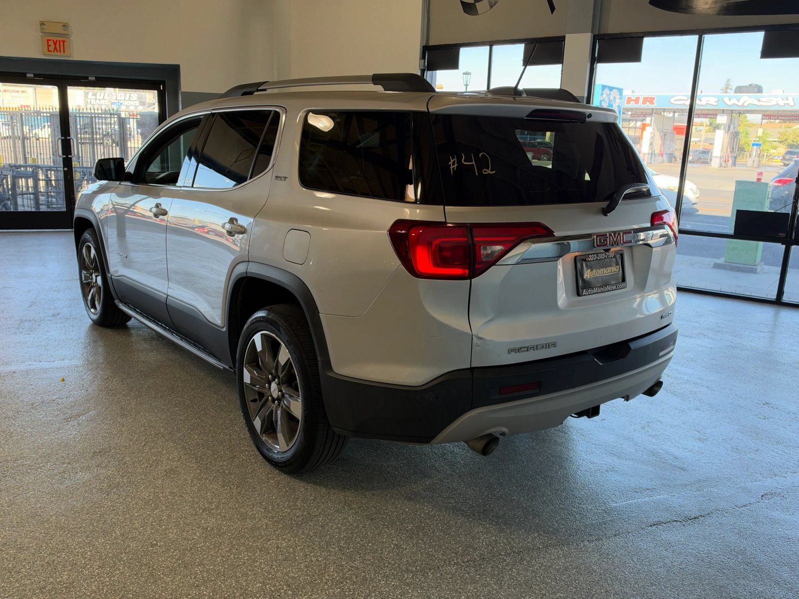 Used 2017 GMC Acadia SLT AWD/4WD image 5