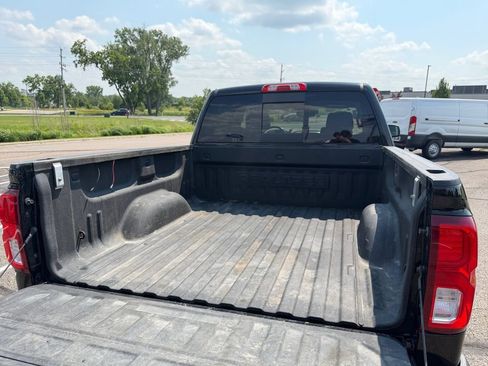 Used 2017 Chevrolet Silverado 1500 LTZ Z71 w/ Realtree Edition AWD/4WD image 25