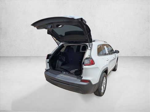 Used 2019 Jeep Cherokee Latitude w/ Popular Appearance Group AWD/4WD image 24