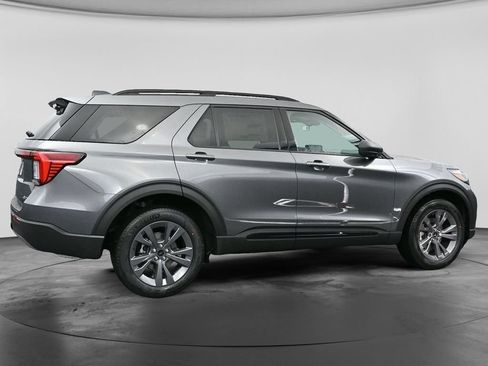 New 2026 Ford Explorer Active w/ Active Comfort Package AWD/4WD image 3
