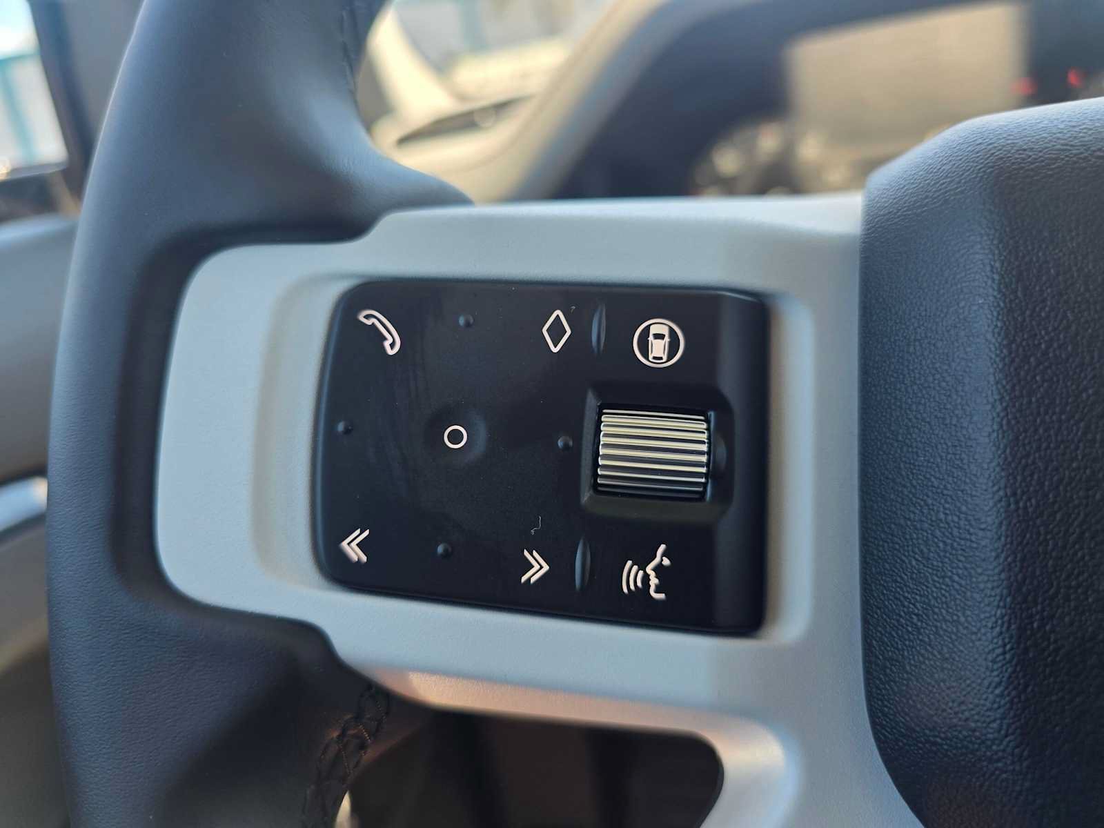 New 2026 Land Rover Defender 110 S AWD/4WD image 33