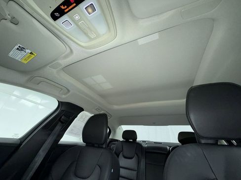 Used 2025 Volvo S60 B5 Core image 22