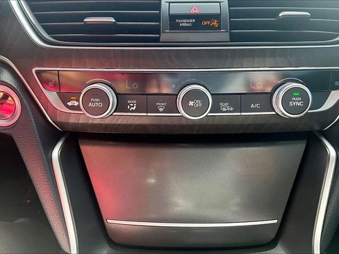 Used 2019 Honda Accord EX-L image 24