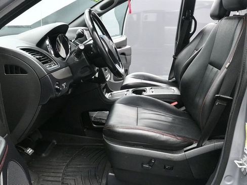 Used 2019 Dodge Grand Caravan GT image 16