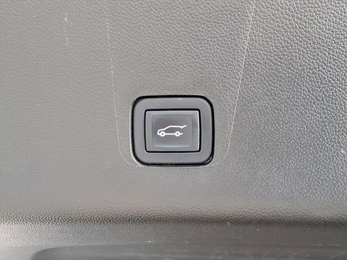 Certified 2022 Chevrolet Traverse LT w/ LPO, Floor Liner Package image 12