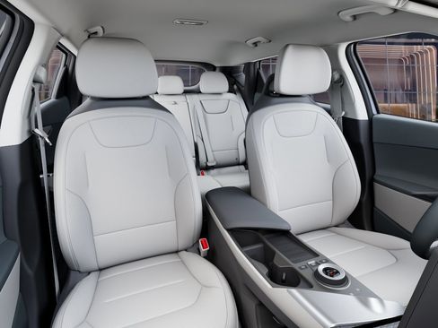 New 2025 Kia EV6 Wind image 15