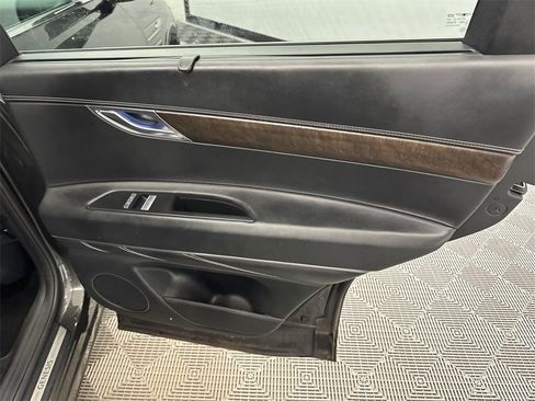 Used 2024 Genesis GV80 2.5T image 18