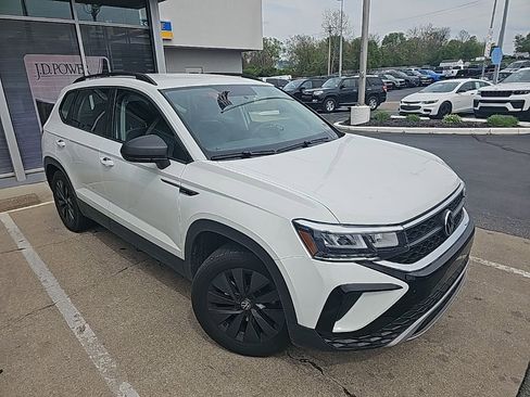 Used 2022 Volkswagen Taos S image 5