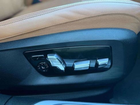 Used 2018 BMW 750i xDrive 750i xDrive Sedan 4D image 12