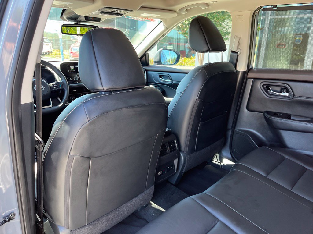 Used 2023 Nissan Rogue SL w/ SL Premium Package FWD image 17