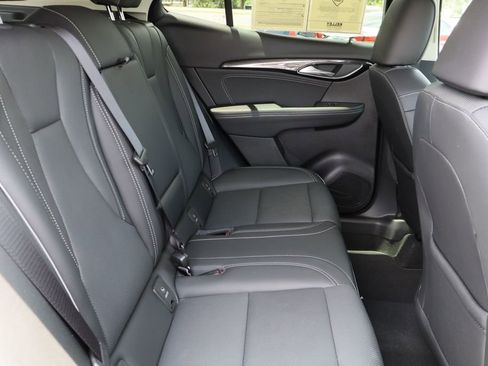 Certified 2022 Buick Envision Essence w/ Technology Package I FWD image 26