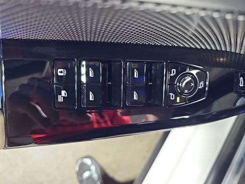 Certified 2025 BMW 760i xDrive w/ Executive Package AWD/4WD image 30