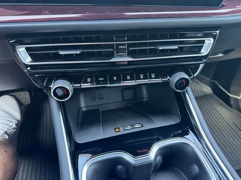 New 2026 Chevrolet Traverse Z71 w/ Driver Confidence Package AWD/4WD image 26