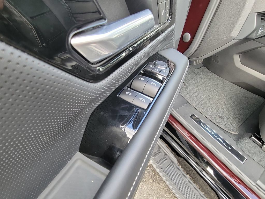 Used 2025 GMC Sierra EV Denali AWD/4WD image 23